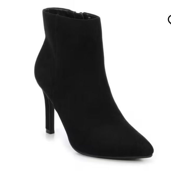Elegant Black Ankle Boots - Picture 2 of 6